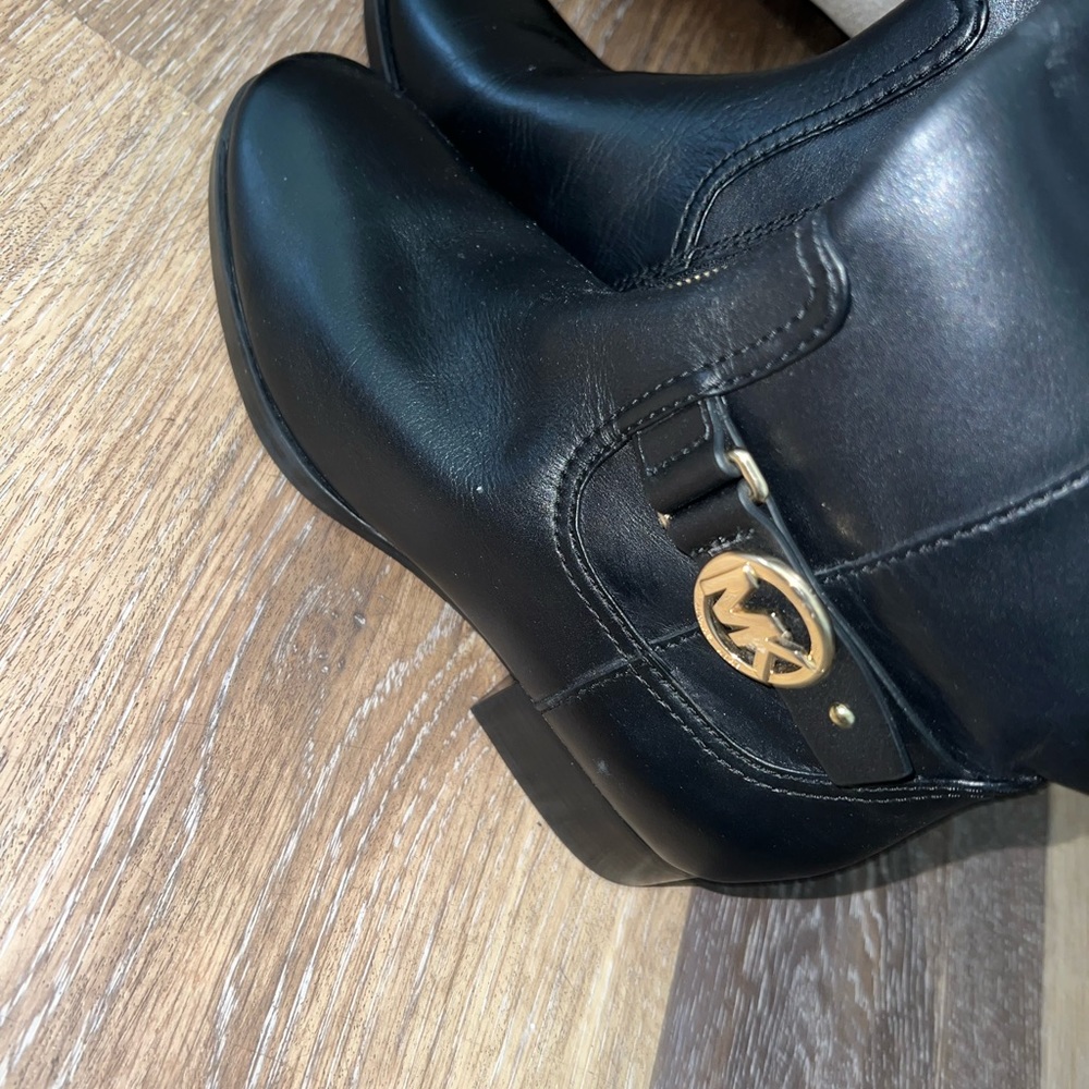 Micheal kors Boots